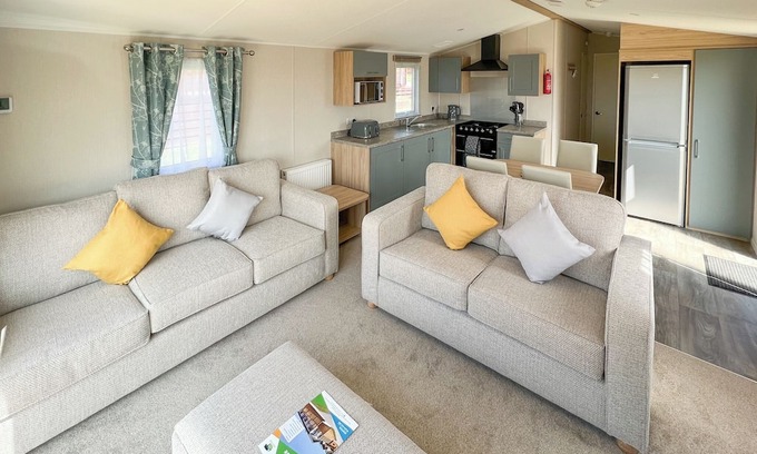 Ore House | Cozy 2 Bedroom Accommodation with Oceanfront Views in Hastings