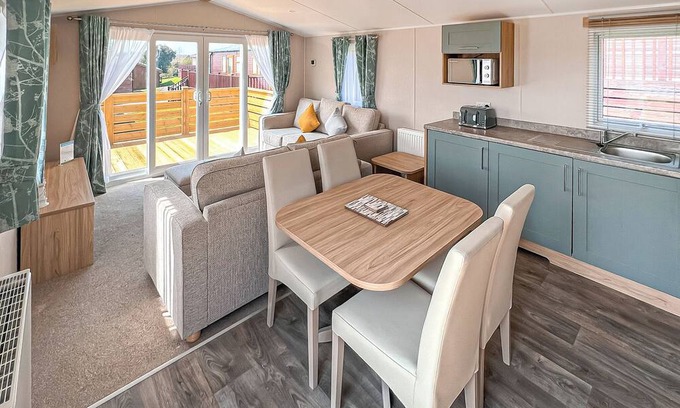 Ore House | Comfortable 2 Bedroom Accommodation with Ocean Views