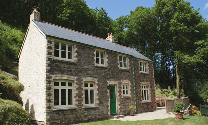 Barbrook Cottage | Glenview: Pet-Friendly Retreat with Garden in Barbrook