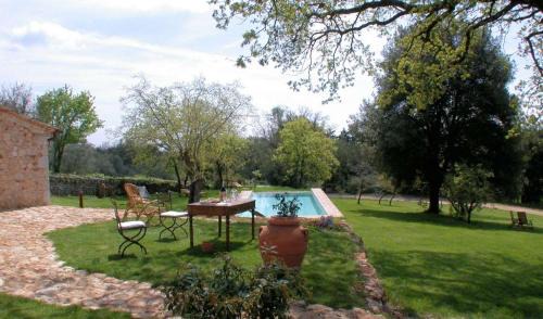 Monteriggioni Apartment | Explore Gli Archi: Pet-Friendly Oceanfront Escape