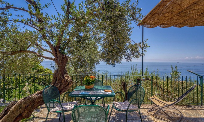 Sori Apartment | Seaside Retreat: Gli Ulivi Home with Private Pool & Terrace