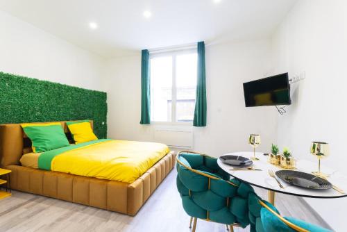 Saint-Quentin Apartment | Budget-Friendly GLM Résidences 2 with Restaurant & High Ratings