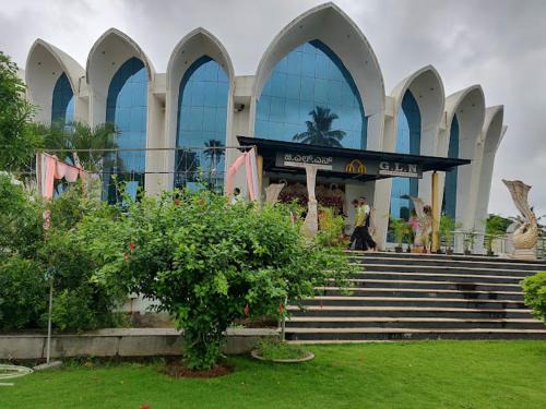 Mysore Hotel | Budget-Friendly GLN Residency with Family Dining Options
