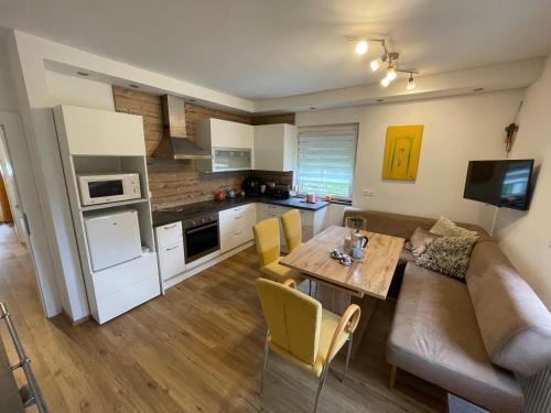 Globasnitz House | Cozy Globasnitzer Cottage with Oceanfront Views