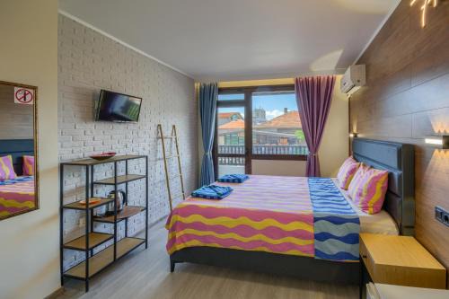 Kiten House | Oceanfront Comfort at Globus Kiten - Rated 9.1/10