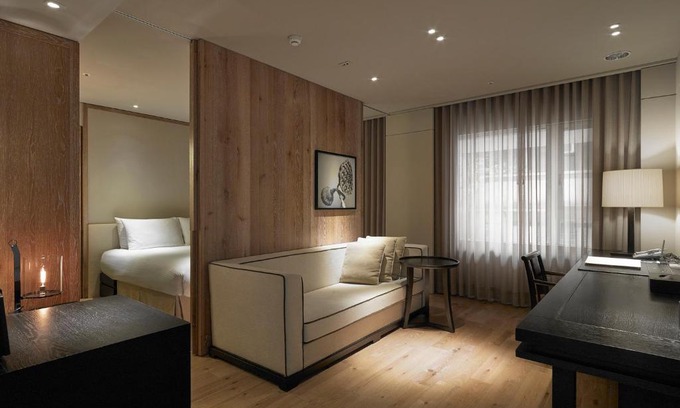 Zhongshan Apartment | Discover Gloria Residence: Family-Friendly with a Pool