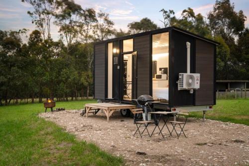 Jindivick House | Inviting Glorious Escape: Pet and Child-Friendly Retreat