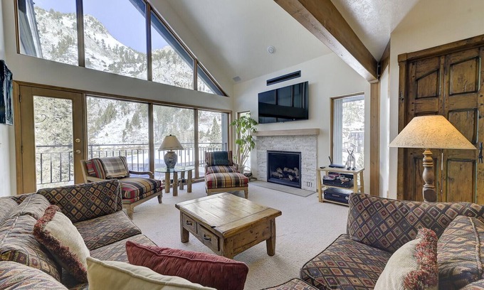 Salt Lake Mountain Resorts House | Glory Gulch Haven - Prime Ski-In/Out Access to Alta