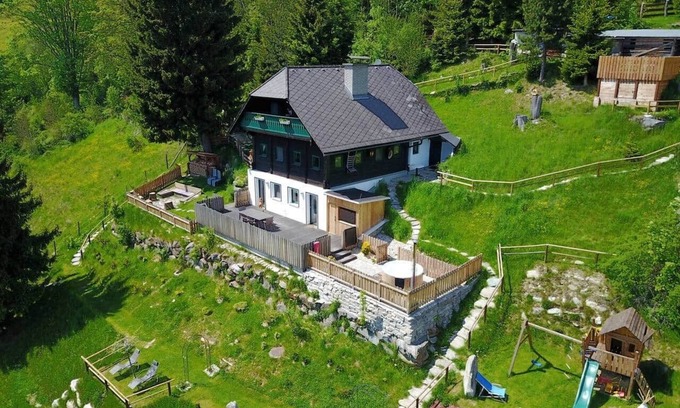 Ratten Ski Chalet | Glühwürmchenhütte: Wellness Retreat with Ocean View & Spa