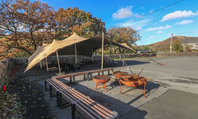 Dol-y-Gaer Cottage | Glyntawe Outdoor Centre