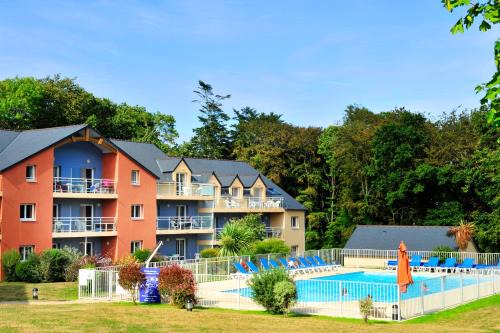 Carantec Apartment | Discover Goélia Résidence du Golf de l'Océan with Ocean Views