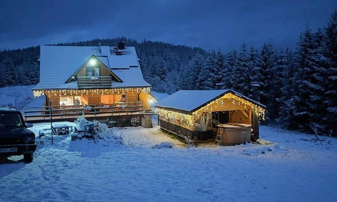 Nowy Targ Ski Chalet | Experience Oceanfront Bliss at Gościniec Dziubasowki