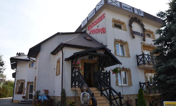 Włodawa House | Pet-Friendly Retreat at Gościniec Podkowa for Family Fun