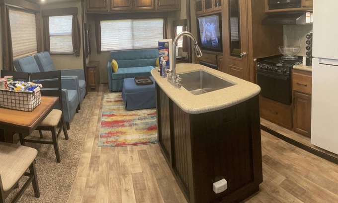 French Quarter House | Experience Glamping on Lake Conroe: Guest Rated 9.8