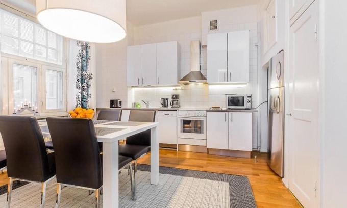 Kluuvi Apartment | Comfortable Stay at Go Happy Home Apartment, Mikonkatu 18