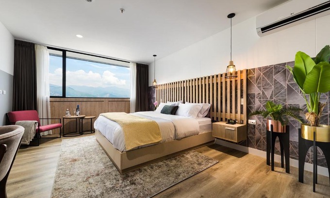La Aguacatala Apartment | Pet-Friendly Go Living and Suites El Poblado - 4 Stars