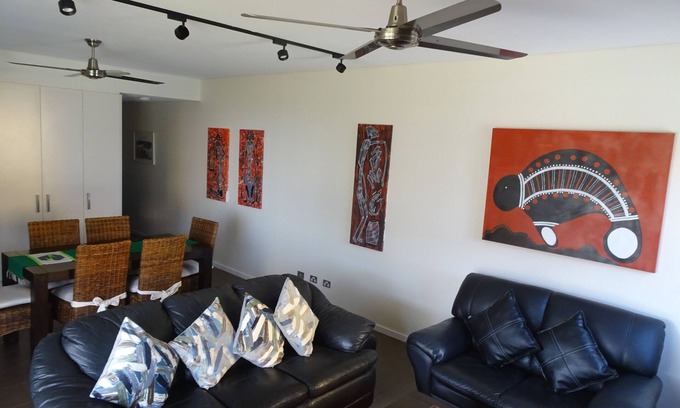Darwin City Centre Apartment | Experience the Best at Darwin Waterfront SandCastles Apartment