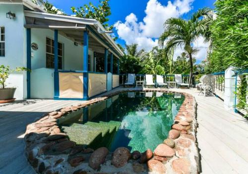 Cobbs Cross House | Pet-Friendly Goat Hill & Goat Rock Studios with Ocean Views