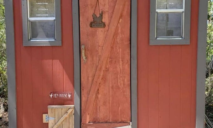 Telogia Cabin | Cozy Goat House Farm Stay with Spa & Lake View Amenities