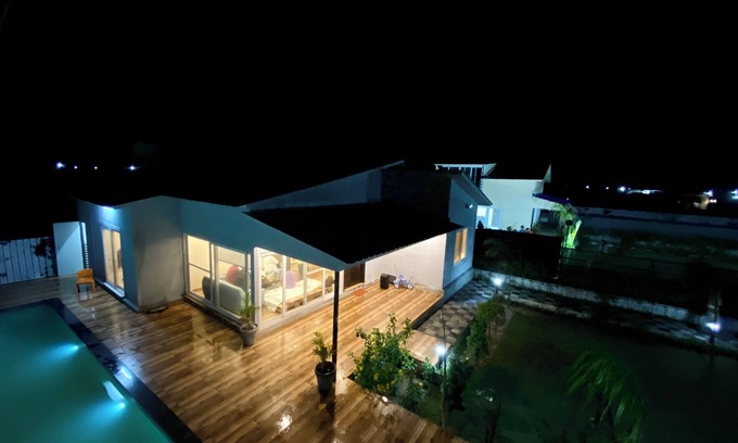 Noida Other | Relaxing Getaway at GoBravo Farm - 2Bhk Villa with Pool