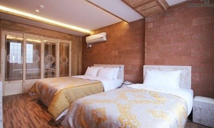 Gochang Hotel | Discover Gochang TOP: Eco-Friendly Stay with Breakfast