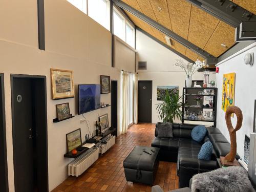 Hvolsvollur House | Discover Godaland Guesthouse: Ideal for Families & Accessibility