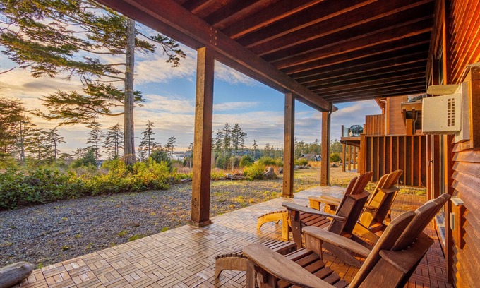 Ucluelet Condo | Premier 3br Retreat with Oceanfront Views & Pet-Friendly Stay