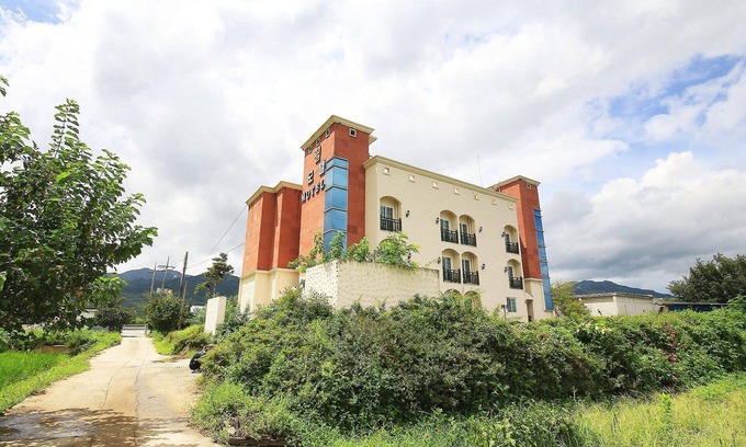 Gokseong Hotel | Eco-Friendly Gokseong Feel: Family and Breakfast Amenities