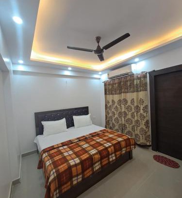 Ghaziabad Apartment | Guest Rated 10/10 Gokul 3BHK Service Apartment Near Airport