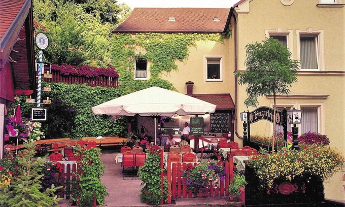 Bad Berneck im Fichtelgebirge Hotel | Discover Goldener Hirsch: Guest Rated 9.6 with Breakfast