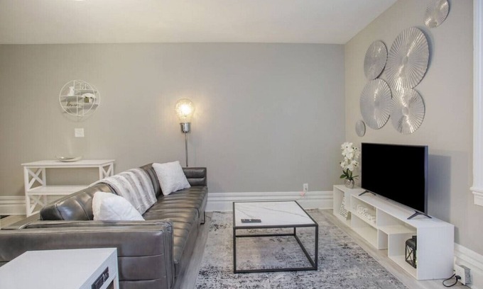 Grand Rapids Apartment | Gold 2: Couples Retreat with Kitchen & Pet-Friendly Comfort