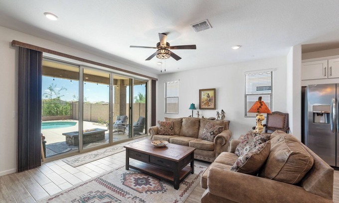 Gold Canyon House | Gold Canyon Hotel: Breathtaking Desert Views & Pool Access