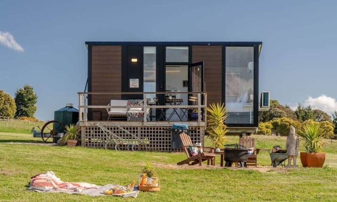 Ross Creek House | Gold Fields: Top-Rated Retreat with Scenic Lake Views