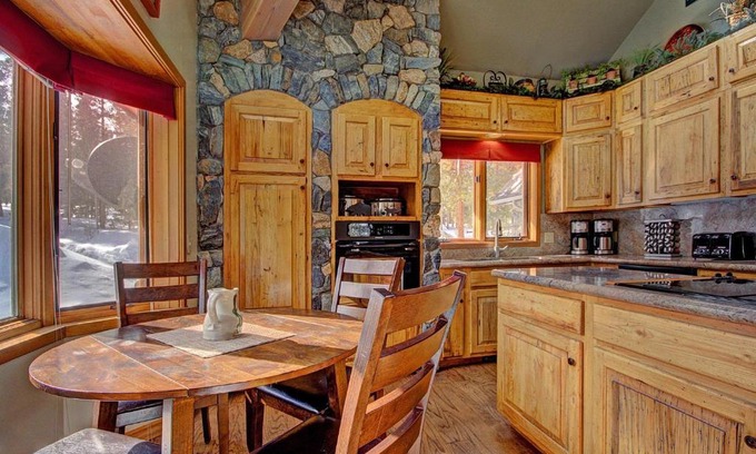 Warrior's Mark West House | Stay at Gold King Lodge: Family-Friendly & Relaxing Retreat