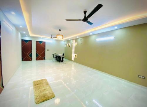 Greater Noida Bed & Breakfast | Pet-Friendly Escape at Gold Residency By Expo View