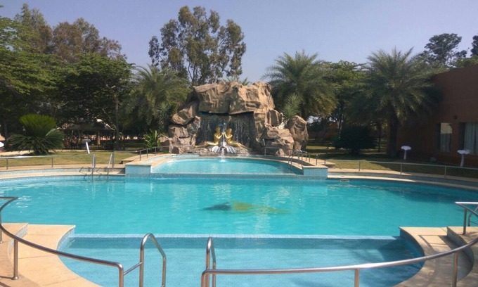 Venkatapura Hotel | Relax at Golden Amoon Resort: 4-Star Relaxation Awaits
