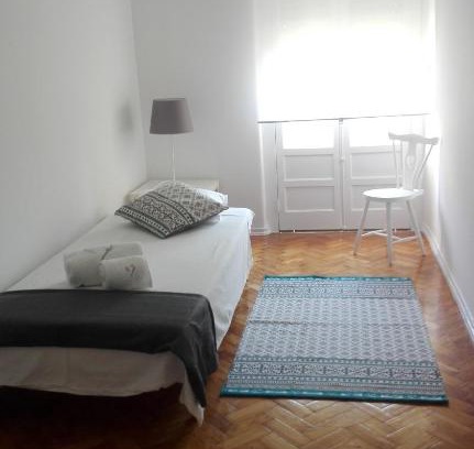Alto do Pina Apartment | Comfortable Golden Apartment in the City Center
