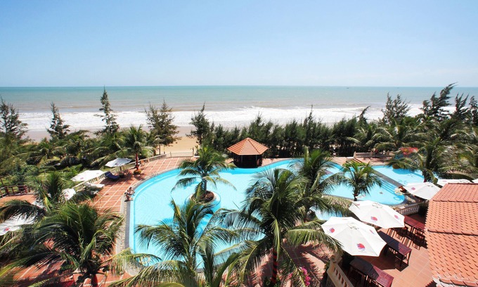 Phan Thiet Hotel | Golden Coast Resort and Spa: Relaxing Ocean View Retreat
