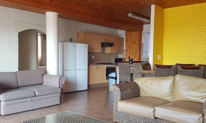 La Mercy Hotel | Guest Rated 10/10: Golden Dawn Chalets with Pool & Breakfast