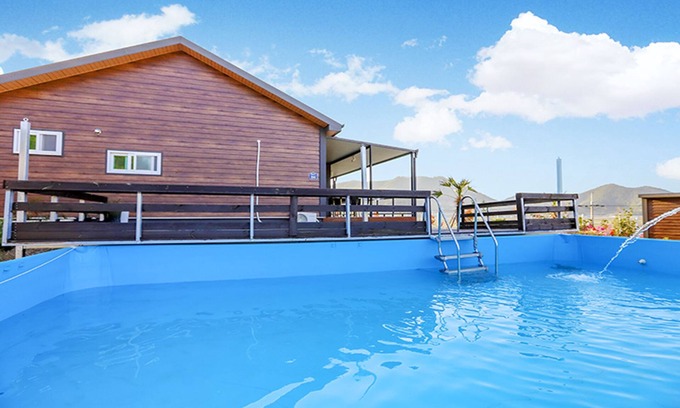 Yeosu House | Golden Field Pension: Family-Friendly Stay with Pool & Breakfast