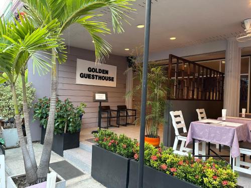 Cha-am House | Beachside Golden Guesthouse: Pet-Friendly & Family-Oriented
