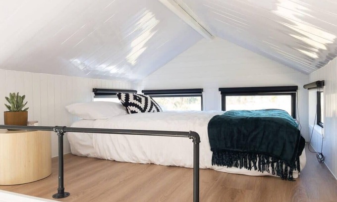 Rosedale House | Top-Rated Golden Hill Farmstay: Pet-Friendly Getaway