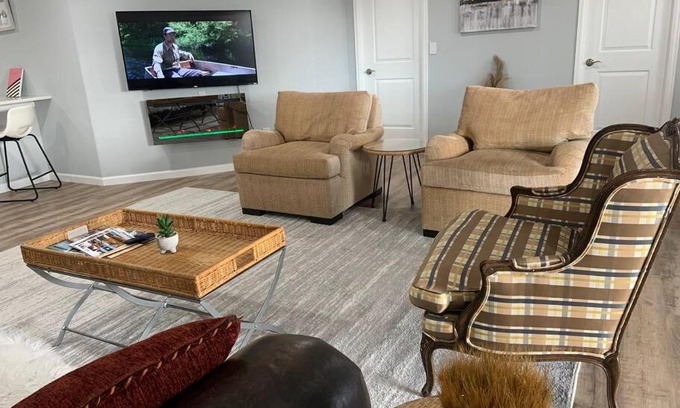 Arvada Apartment | Discover Golden Retreat in Arvada Foothills: Pet-Friendly Stay