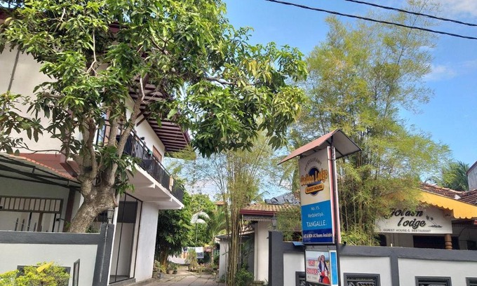 Tangalle Cabin | Oceanfront Golden Lodge Tangalle - Family-Friendly Retreat