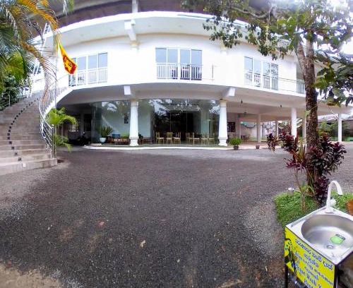 Hatton House | Budget-Friendly Stay at Golden Mahal Guest with Family Amenities