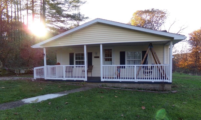 Nelsonville Cottage | Relaxing Golden Moose Cottage with Hot Tub & Great Amenities