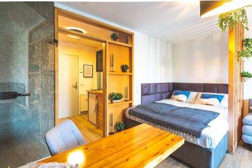 Detmold Apartment | Golden Nugget: Guest Rated 8.7/10 with Netflix Included