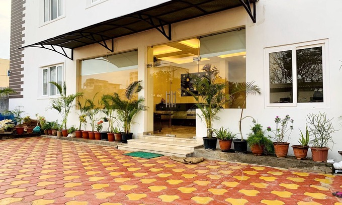 Viluppuram Hotel | Golden Parrk