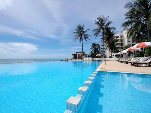 Pak Nam Pran Resort | Relax at Golden Pine Beach Resort with Oceanfront Views