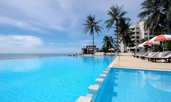 Pak Nam Pran Hotel | Relax at Golden Pine Beach Resort & Spa: Pool, Spa & More